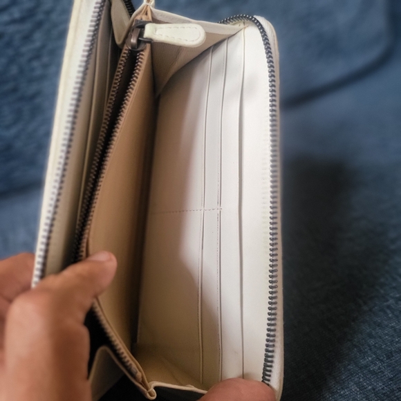 Bottega Veneta Intrecciato Zippy Zip Wallet Cream Ecru Leather,,Authentic!! - Picture 6 of 14